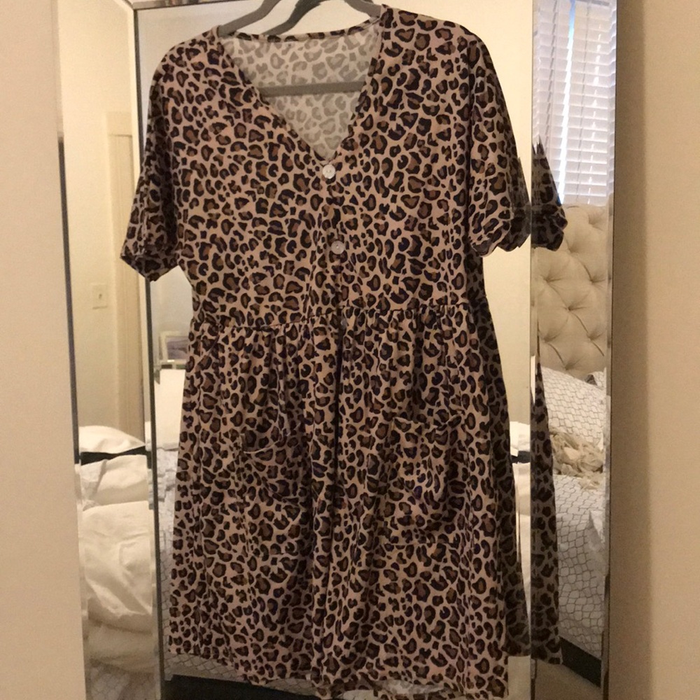 Leopard T-shirt dress